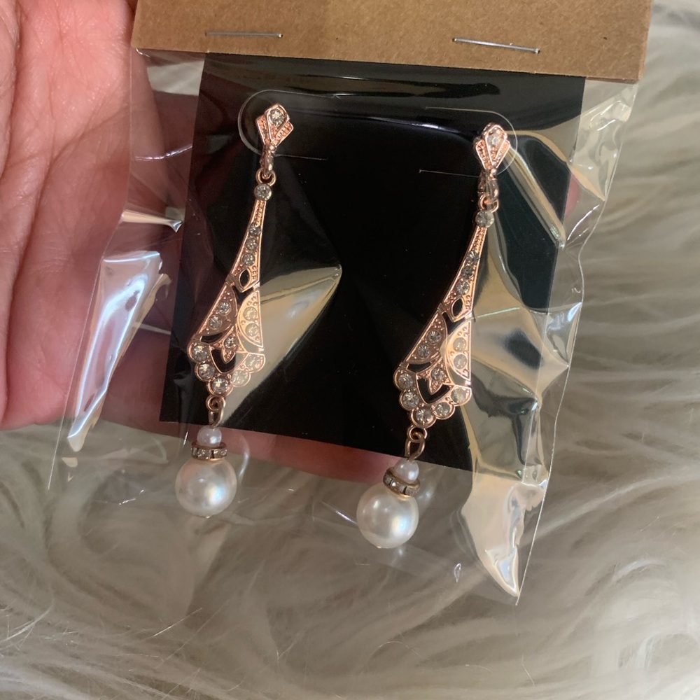 Rose Gold Pearl Dangle Earrings